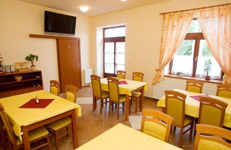 Pension Smetanuv Statek Градец-Кралове Экстерьер фото
